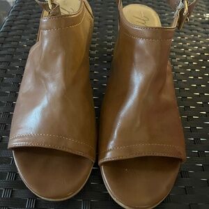 Leather Block-heel Sandals